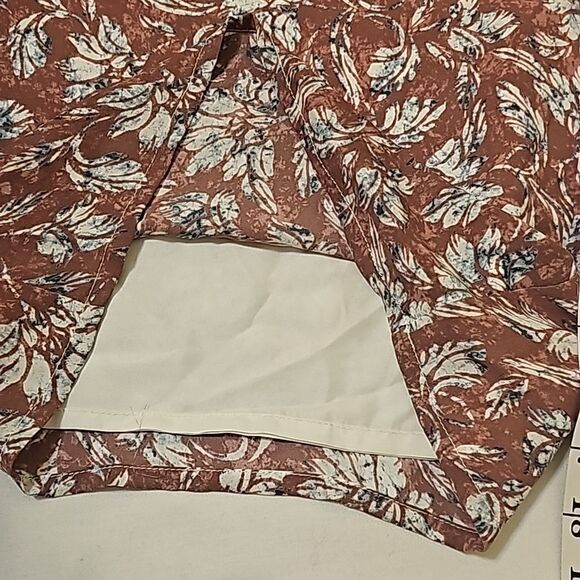 Cupcakes and cashmere wideleg floral romper size small. - Picture 11 of 12